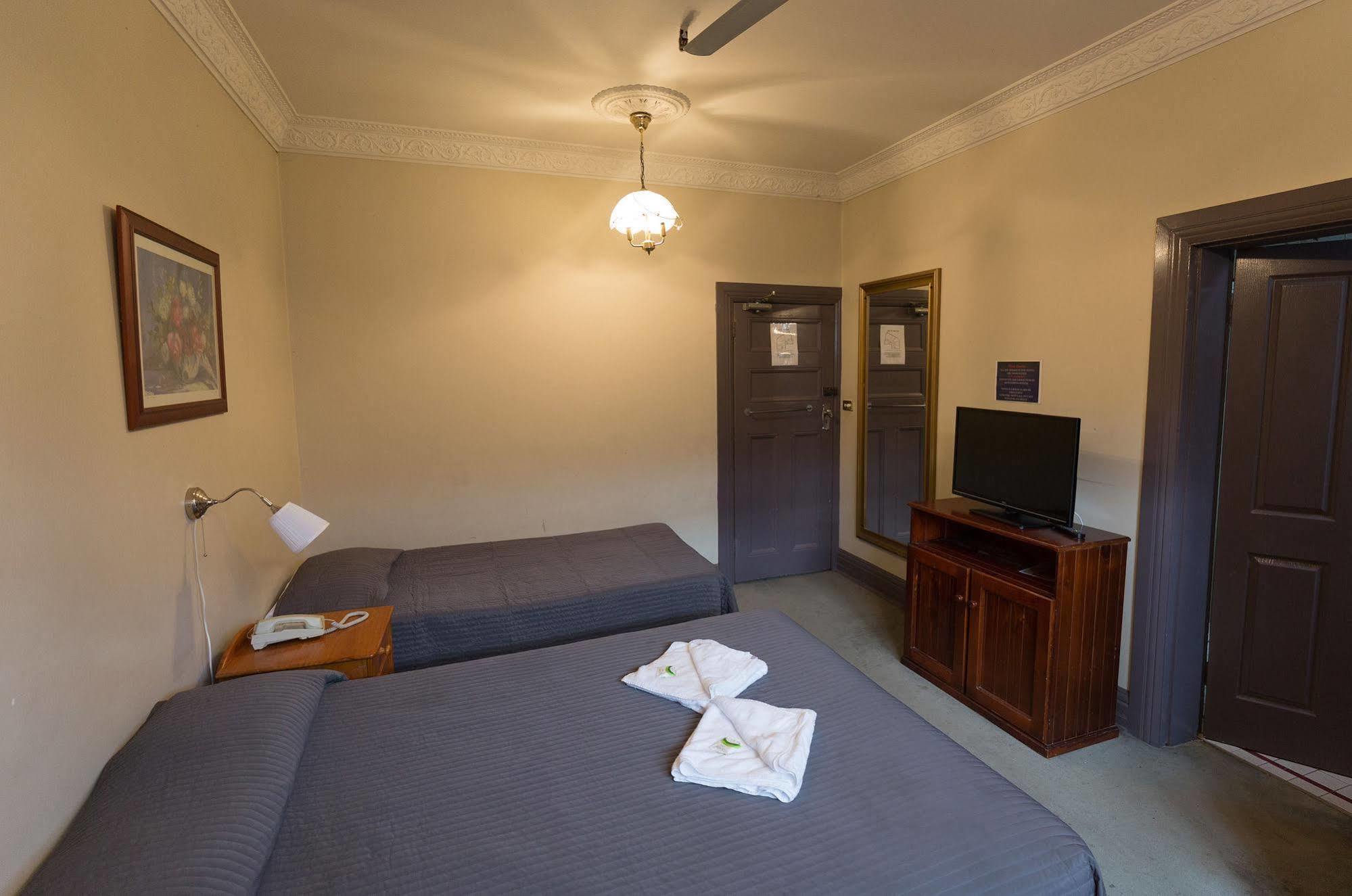 Dunkirk Hotel Pyrmont Сидни Екстериор снимка